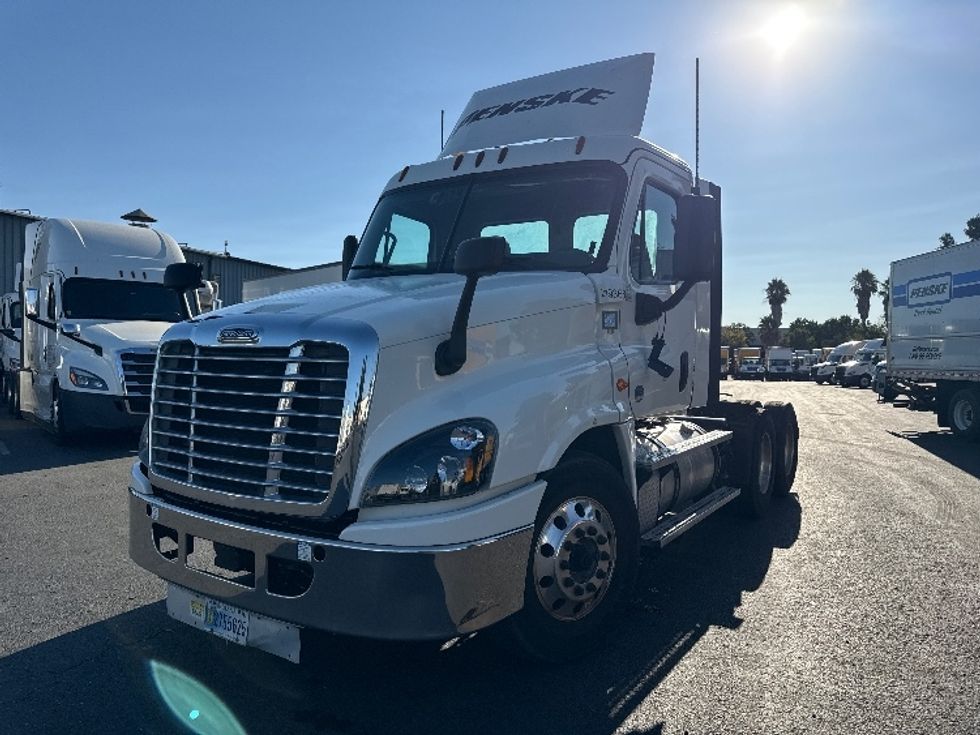 Day Cab Tractor-Heavy Duty Tractors-Freightliner-2019-Cascadia 12564ST-West Sacramento-CA-596,846\n\t\tmiles-$ 30,000 - Image 3