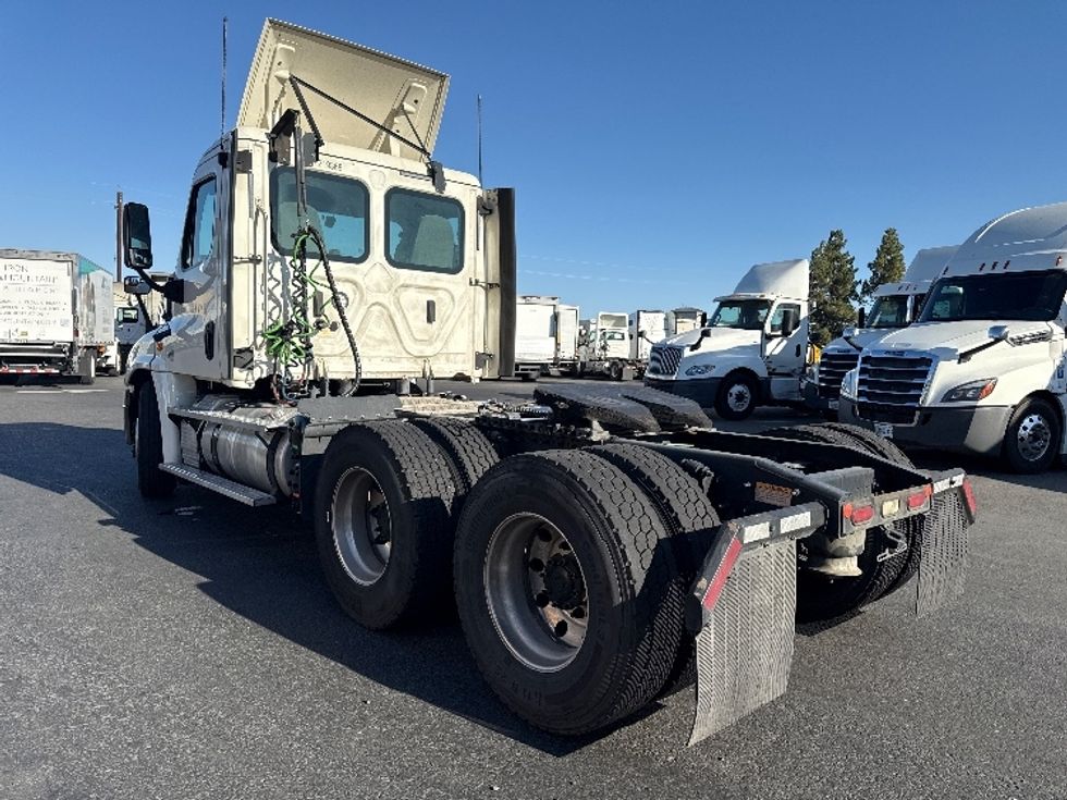 Day Cab Tractor-Heavy Duty Tractors-Freightliner-2019-Cascadia 12564ST-West Sacramento-CA-596,846\n\t\tmiles-$ 30,000 - Image 5