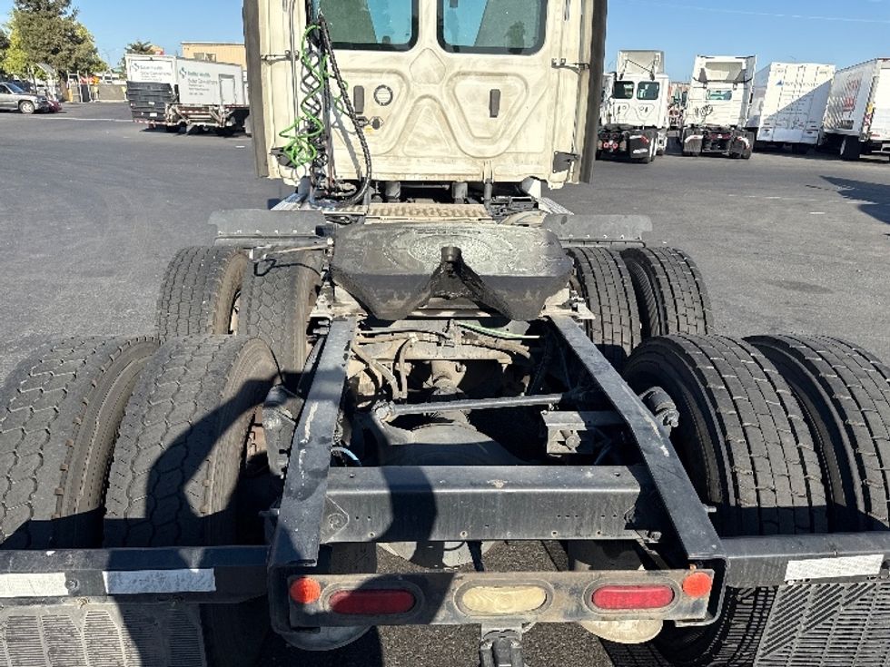 Day Cab Tractor-Heavy Duty Tractors-Freightliner-2019-Cascadia 12564ST-West Sacramento-CA-596,846\n\t\tmiles-$ 30,000 - Image 6