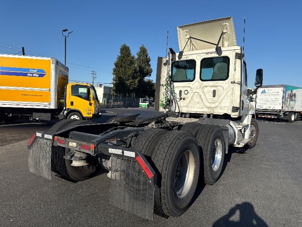 Day Cab Tractor-Heavy Duty Tractors-Freightliner-2019-Cascadia 12564ST-West Sacramento-CA-596,846\n\t\tmiles-$ 30,000 - Image 7