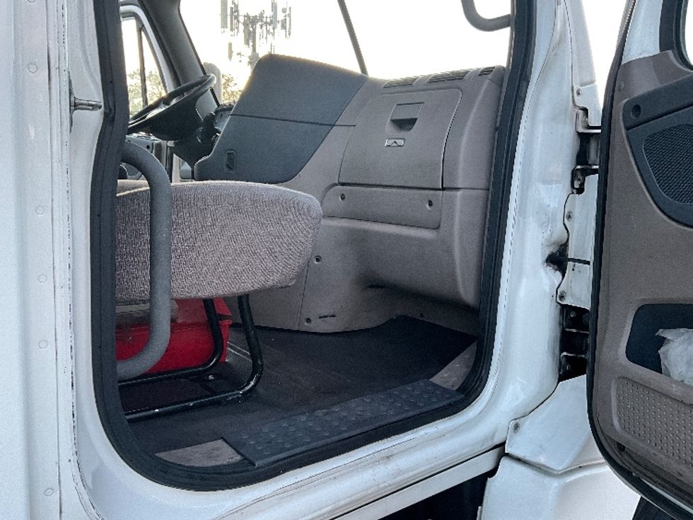 Day Cab Tractor-Heavy Duty Tractors-Freightliner-2019-Cascadia 12564ST-West Sacramento-CA-649,981\n\t\tmiles-$ 26,750 - Image 12