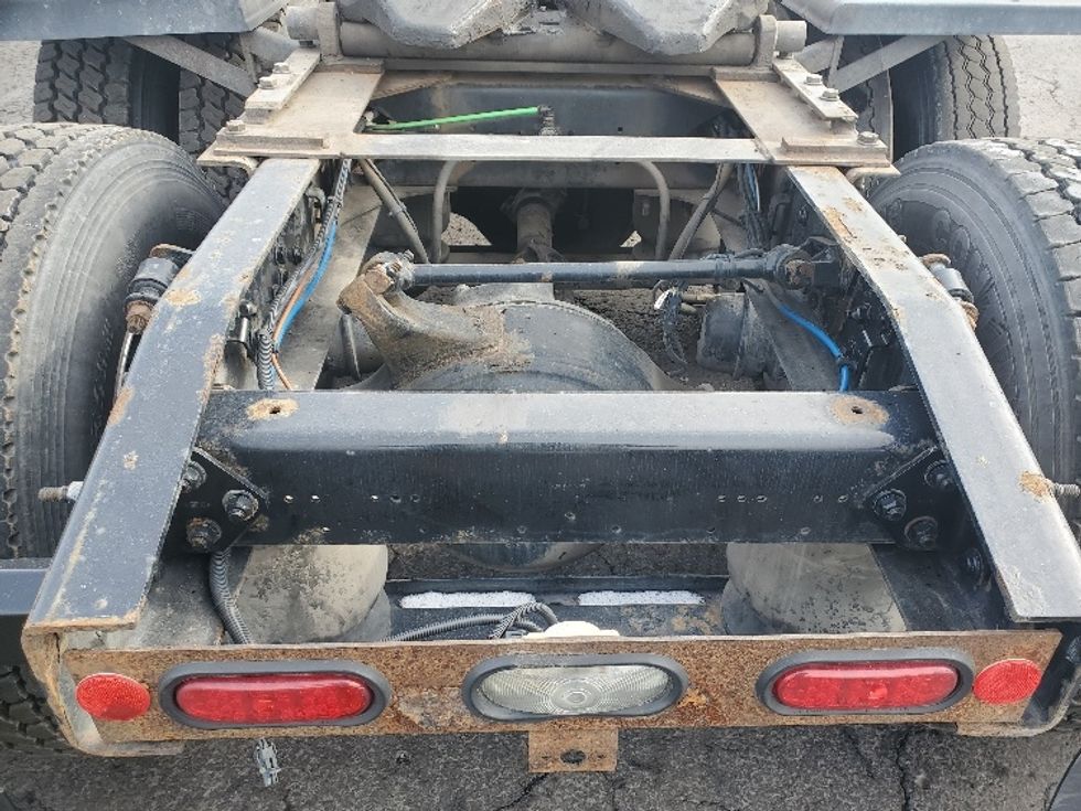 Day Cab Tractor-Heavy Duty Tractors-Freightliner-2019-Cascadia 12564ST-White Deer-PA-489,554\n\t\tmiles-$ 33,000 - Image 6