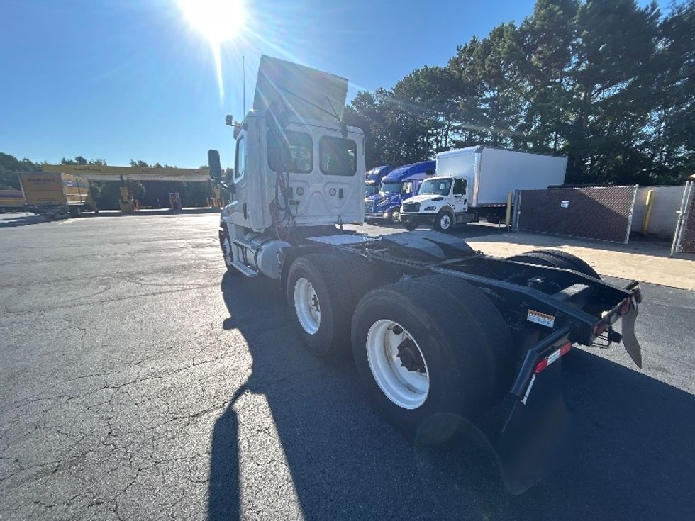Day Cab Tractor-Heavy Duty Tractors-Freightliner-2019-Cascadia 12564ST-Winston Salem-NC-421,967\n\t\tmiles-$ 41,750 - Image 5