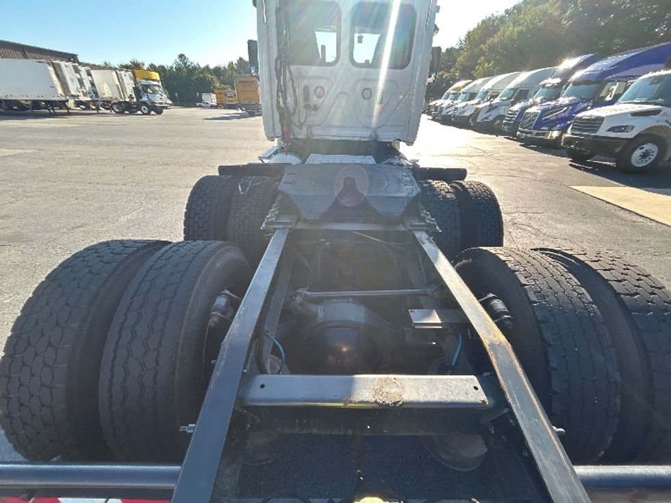 Day Cab Tractor-Heavy Duty Tractors-Freightliner-2019-Cascadia 12564ST-Winston Salem-NC-421,967\n\t\tmiles-$ 41,750 - Image 6