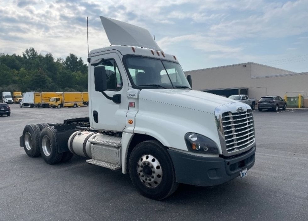 Day Cab Tractor-Heavy Duty Tractors-Freightliner-2019-Cascadia 12564ST-Youngstown-OH-267,669\n\t\tmiles-$ 52,250 - Image 1