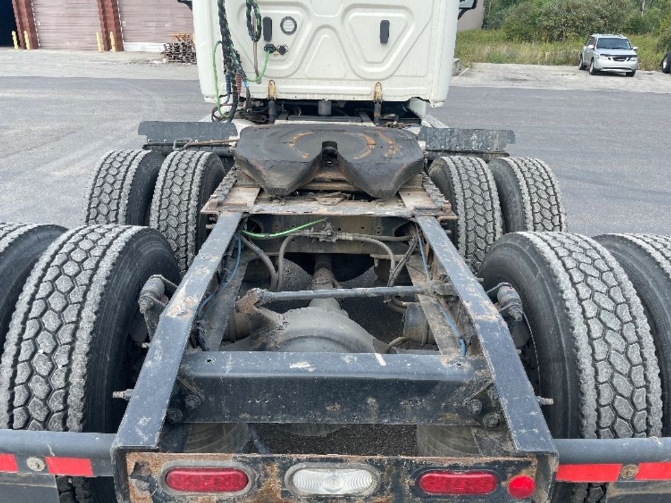 Day Cab Tractor-Heavy Duty Tractors-Freightliner-2019-Cascadia 12564ST-Youngstown-OH-267,669\n\t\tmiles-$ 52,250 - Image 5