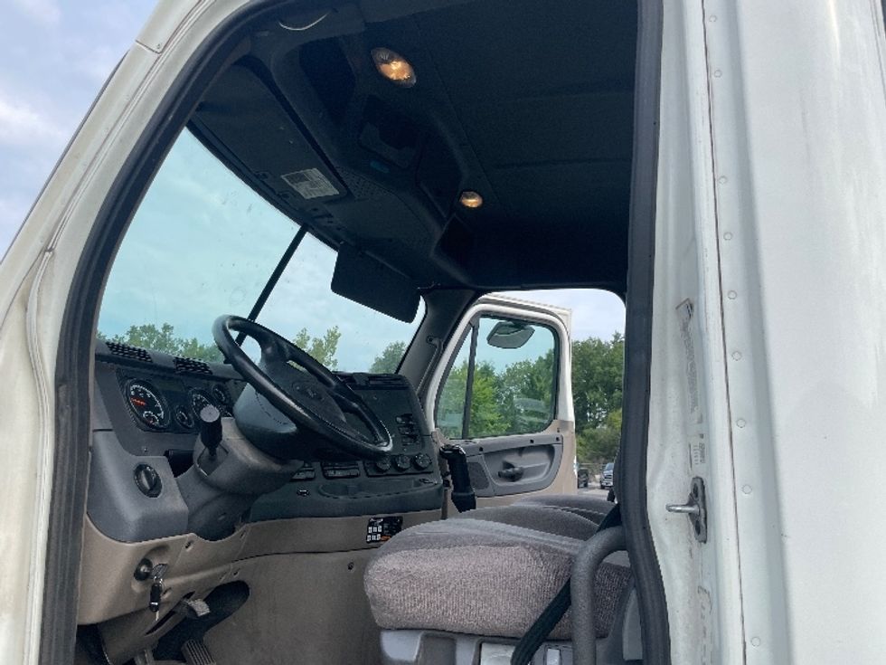 Day Cab Tractor-Heavy Duty Tractors-Freightliner-2019-Cascadia 12564ST-Youngstown-OH-267,669\n\t\tmiles-$ 52,250 - Image 8