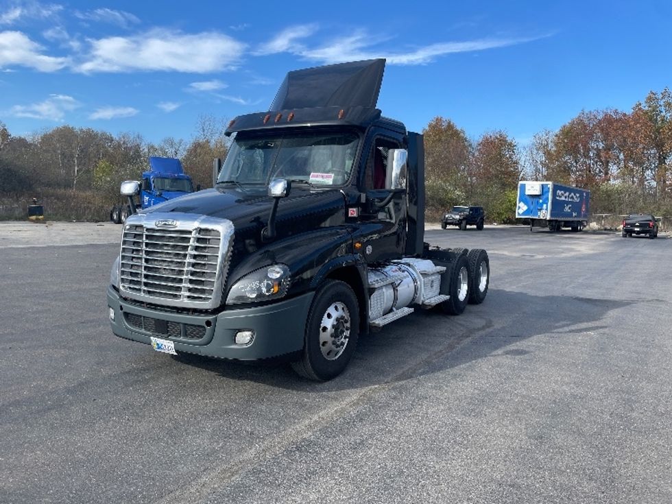 Day Cab Tractor-Heavy Duty Tractors-Freightliner-2019-Cascadia 12564ST-Youngstown-OH-379,444\n\t\tmiles-$ 50,250 - Image 3
