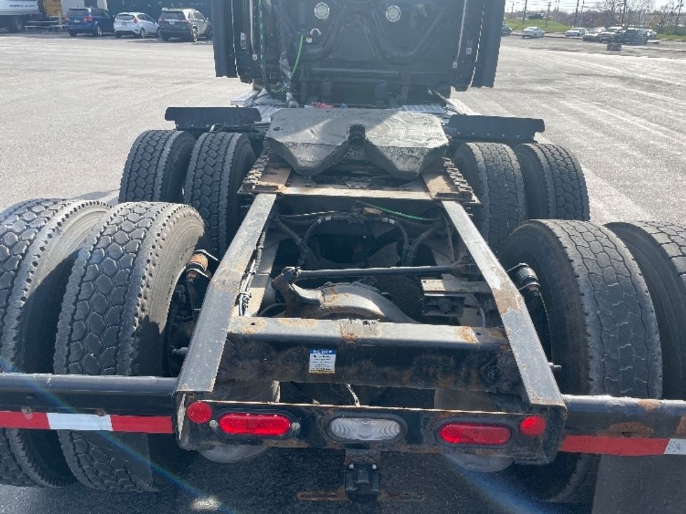Day Cab Tractor-Heavy Duty Tractors-Freightliner-2019-Cascadia 12564ST-Youngstown-OH-379,444\n\t\tmiles-$ 50,250 - Image 6
