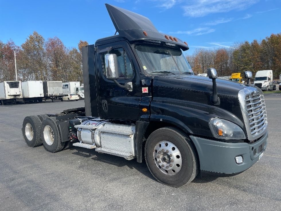Day Cab Tractor-Heavy Duty Tractors-Freightliner-2019-Cascadia 12564ST-Youngstown-OH-387,139\n\t\tmiles-$ 49,750 - Image 1