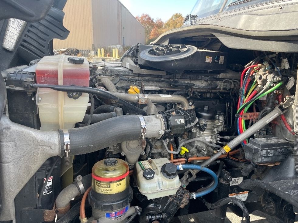 Day Cab Tractor-Heavy Duty Tractors-Freightliner-2019-Cascadia 12564ST-Youngstown-OH-387,139\n\t\tmiles-$ 49,750 - Image 16