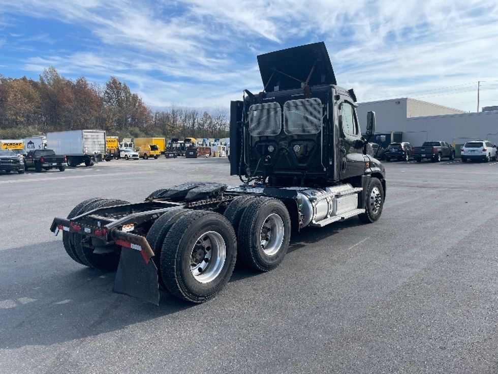 Day Cab Tractor-Heavy Duty Tractors-Freightliner-2019-Cascadia 12564ST-Youngstown-OH-387,139\n\t\tmiles-$ 49,750 - Image 7