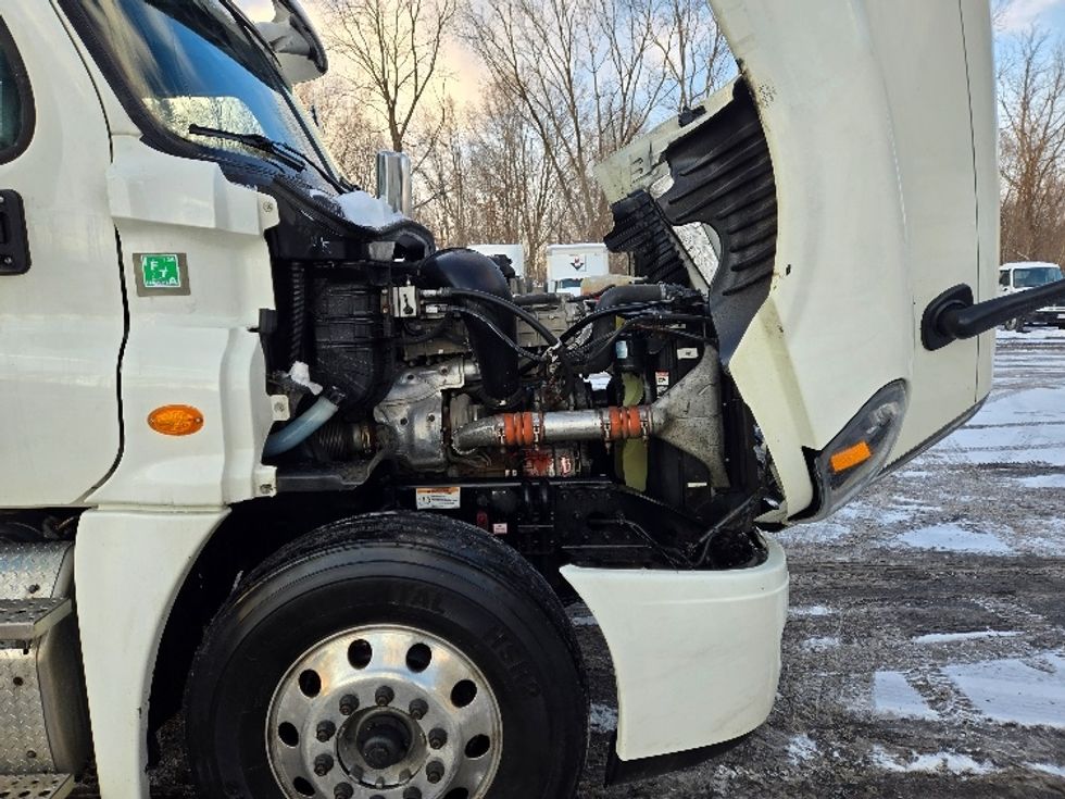 Day Cab Tractor-Heavy Duty Tractors-Freightliner-2019-Cascadia 12564ST-Ypsilanti-MI-309,394\n\t\tmiles-$ 40,500 - Image 15