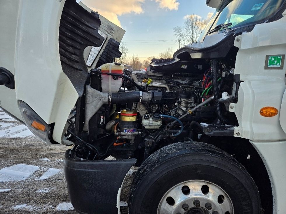 Day Cab Tractor-Heavy Duty Tractors-Freightliner-2019-Cascadia 12564ST-Ypsilanti-MI-309,394\n\t\tmiles-$ 40,500 - Image 16