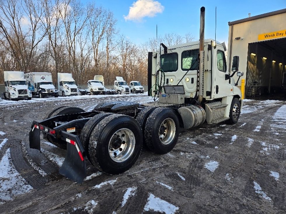 Day Cab Tractor-Heavy Duty Tractors-Freightliner-2019-Cascadia 12564ST-Ypsilanti-MI-309,394\n\t\tmiles-$ 40,500 - Image 7