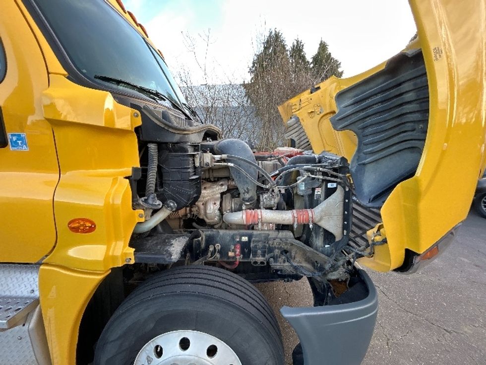 Day Cab Tractor-Heavy Duty Tractors-Freightliner-2019-Cascadia 12584ST-Clackamas-OR-255,819\n\t\tmiles-$ 64,750 - Image 15