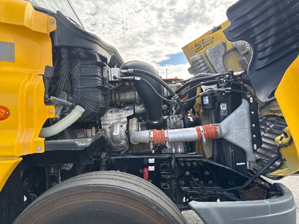 Day Cab Tractor-Heavy Duty Tractors-Freightliner-2019-Cascadia 12584ST-West Valley City-UT-378,878\n\t\tmiles-$ 60,500 - Image 15