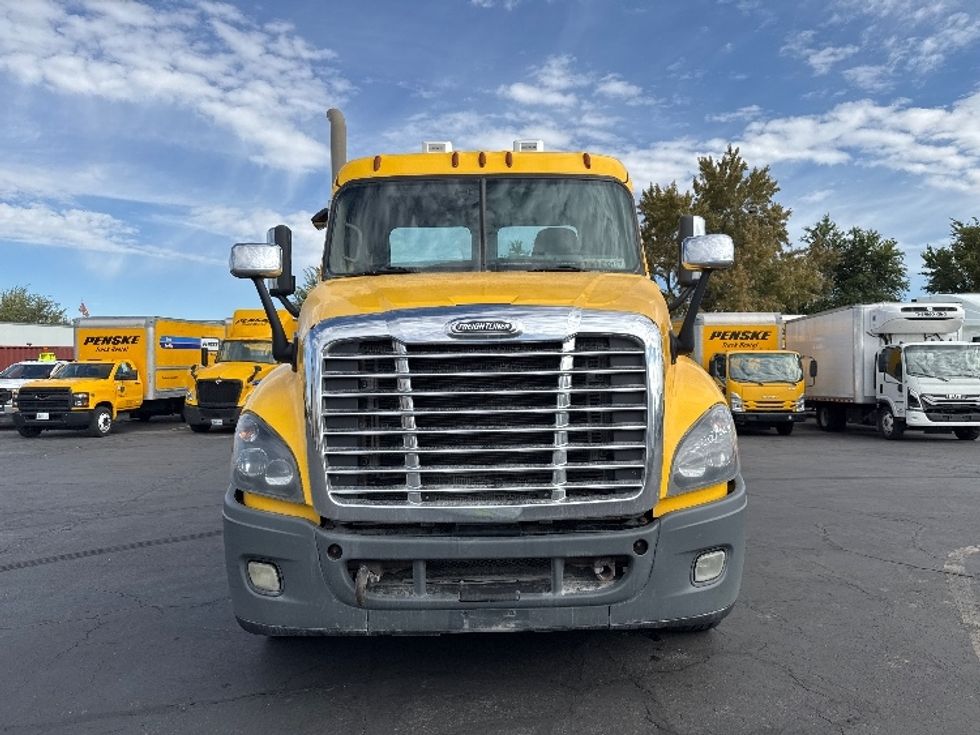 Day Cab Tractor-Heavy Duty Tractors-Freightliner-2019-Cascadia 12584ST-West Valley City-UT-378,878\n\t\tmiles-$ 60,500 - Image 2