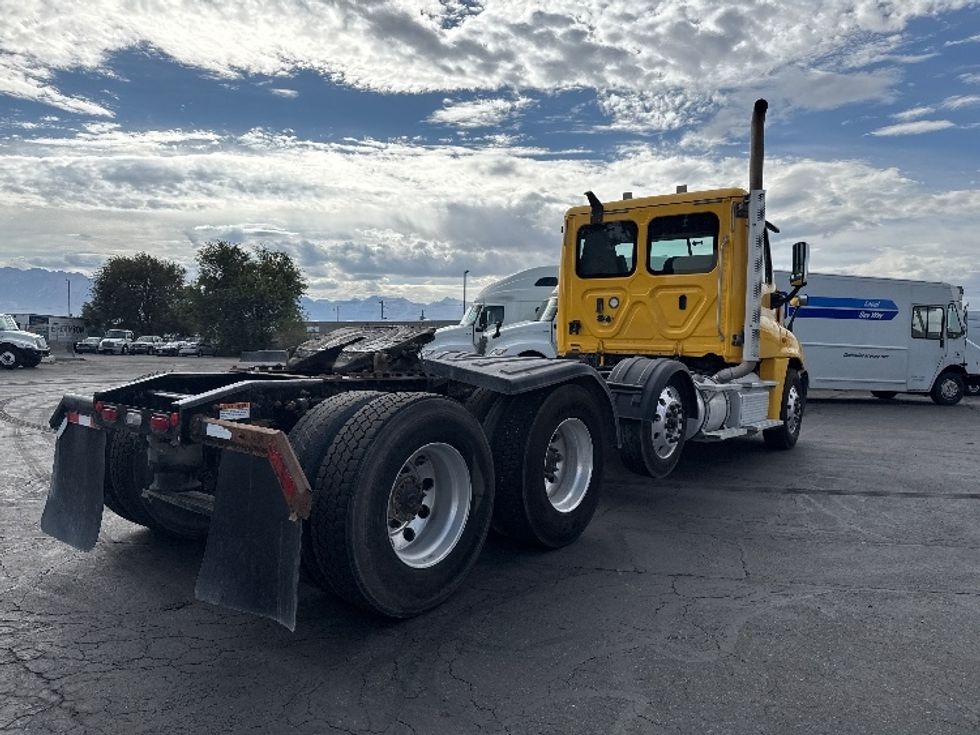 Day Cab Tractor-Heavy Duty Tractors-Freightliner-2019-Cascadia 12584ST-West Valley City-UT-378,878\n\t\tmiles-$ 60,500 - Image 7