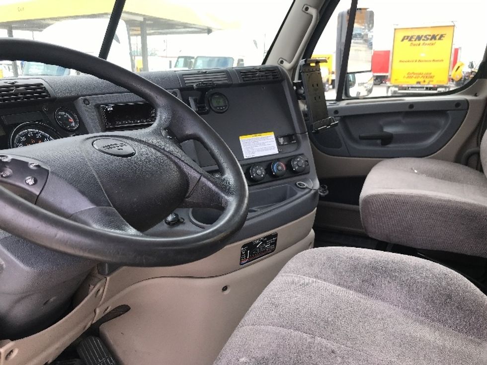 Day Cab Tractor-Heavy Duty Tractors-Freightliner-2019-Cascadia X11362ST-Houston-TX-194,601\n\t\tmiles-$ 54,000 - Image 10
