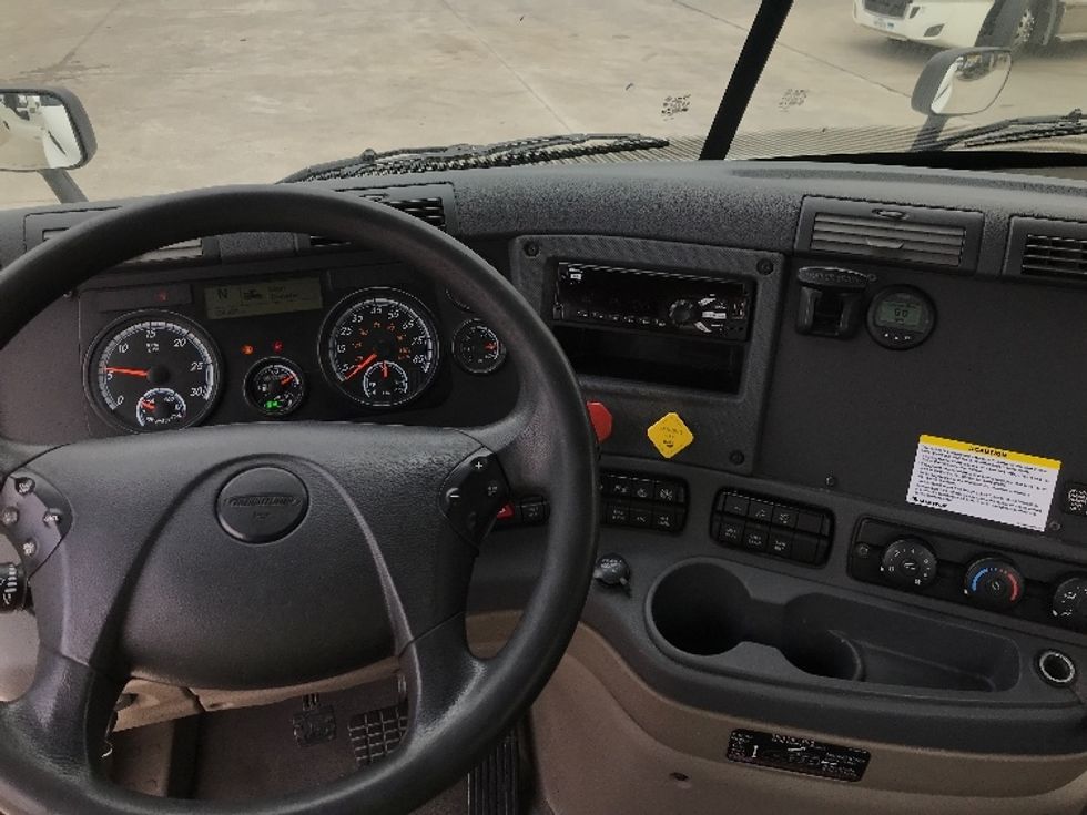Day Cab Tractor-Heavy Duty Tractors-Freightliner-2019-Cascadia X11362ST-Houston-TX-194,601\n\t\tmiles-$ 54,000 - Image 11
