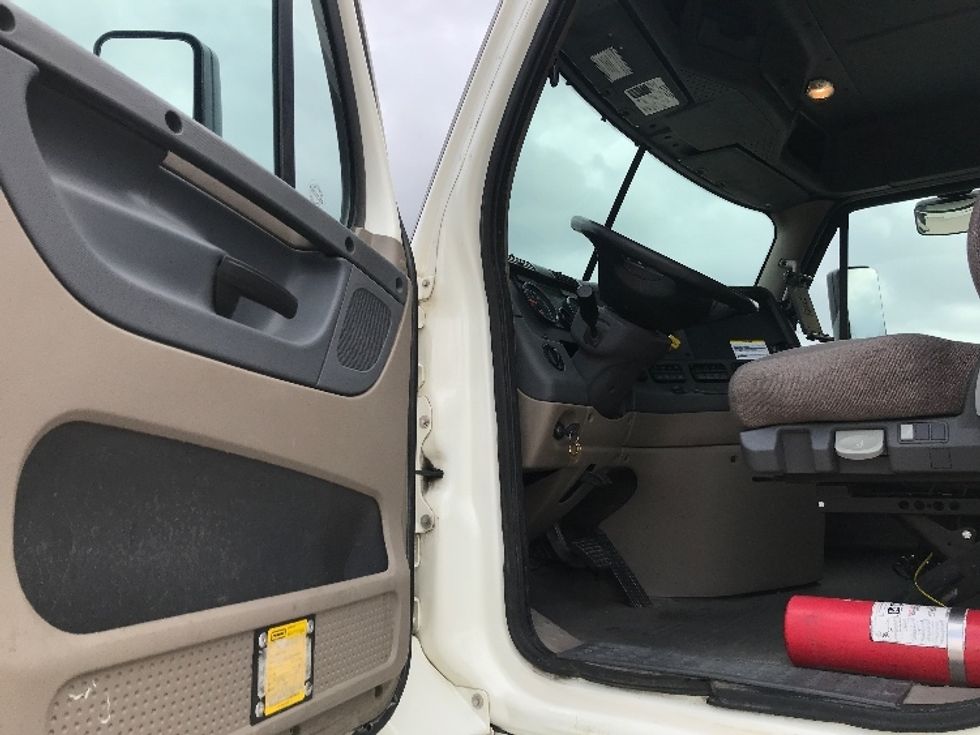 Day Cab Tractor-Heavy Duty Tractors-Freightliner-2019-Cascadia X11362ST-Houston-TX-194,601\n\t\tmiles-$ 54,000 - Image 9