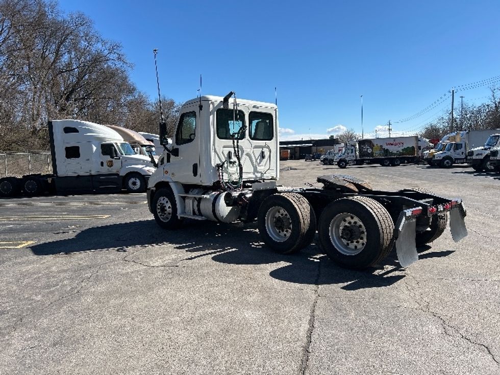 Day Cab Tractor-Heavy Duty Tractors-Freightliner-2019-Cascadia X11362ST-Knoxville-TN-195,717\n\t\tmiles-$ 31,750 - Image 5
