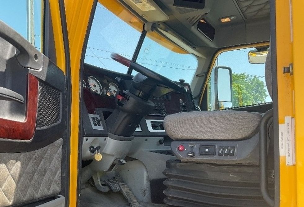 Day Cab Tractor-Heavy Duty Tractors-Freightliner-2019-D12264SD-Comstock Park-MI-373,561\n\t\tmiles-$ 61,500 - Image 8