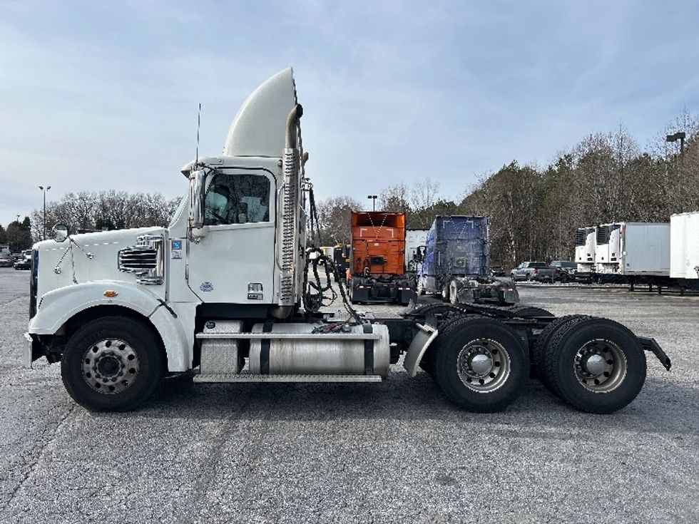 Day Cab Tractor-Heavy Duty Tractors-Freightliner-2019-D12264SD-Duluth-GA-449,002\n\t\tmiles-$ 50,250 - Image 4