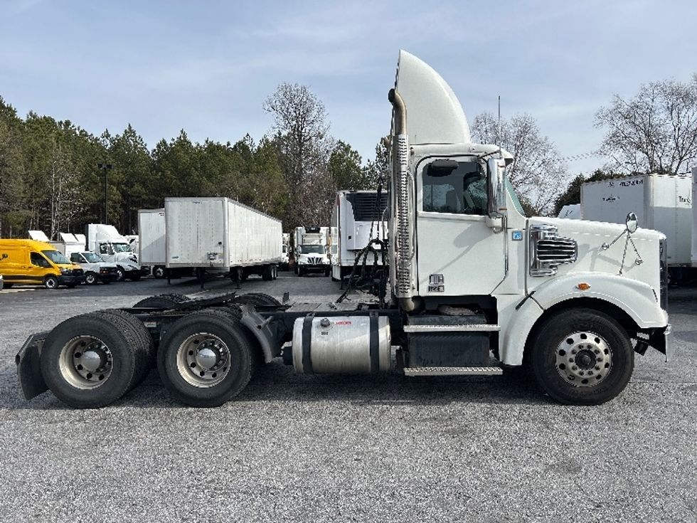 Day Cab Tractor-Heavy Duty Tractors-Freightliner-2019-D12264SD-Duluth-GA-449,002\n\t\tmiles-$ 50,250 - Image 8