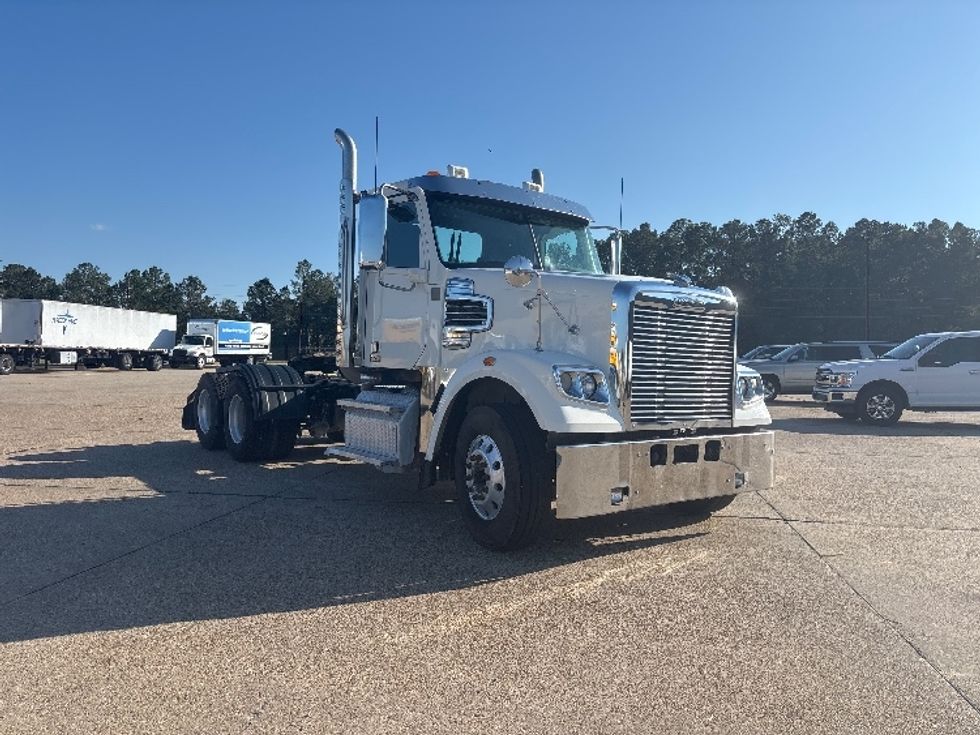 Day Cab Tractor-Heavy Duty Tractors-Freightliner-2019-D12264SD-Hammond-LA-273,360\n\t\tmiles-$ 62,750 - Image 1