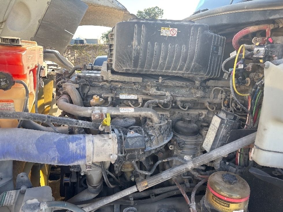 Day Cab Tractor-Heavy Duty Tractors-Freightliner-2019-D12264SD-Hammond-LA-273,360\n\t\tmiles-$ 62,750 - Image 15