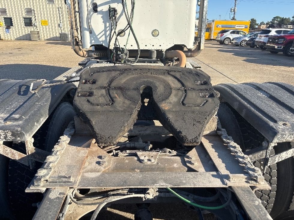 Day Cab Tractor-Heavy Duty Tractors-Freightliner-2019-D12264SD-Hammond-LA-273,360\n\t\tmiles-$ 62,750 - Image 6