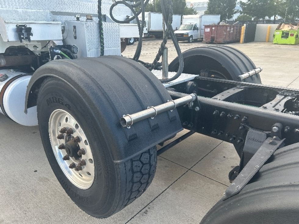 Day Cab Tractor-Heavy Duty Tractors-Freightliner-2019-D12264SD-Houston-TX-298,460\n\t\tmiles-$ 104,000 - Image 18
