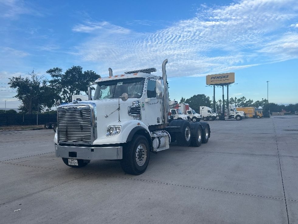 Day Cab Tractor-Heavy Duty Tractors-Freightliner-2019-D12264SD-Houston-TX-298,460\n\t\tmiles-$ 104,000 - Image 3