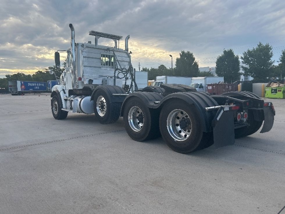 Day Cab Tractor-Heavy Duty Tractors-Freightliner-2019-D12264SD-Houston-TX-298,460\n\t\tmiles-$ 104,000 - Image 5