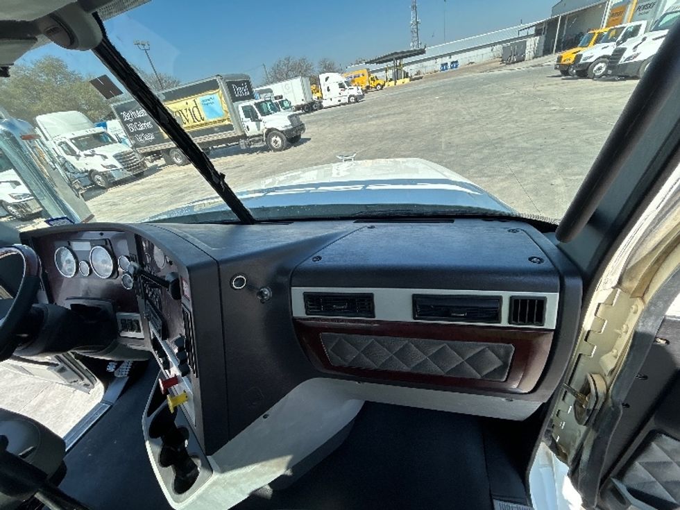 Day Cab Tractor-Heavy Duty Tractors-Freightliner-2019-D12264SD-San Antonio-TX-274,135\n\t\tmiles-$ 70,000 - Image 13