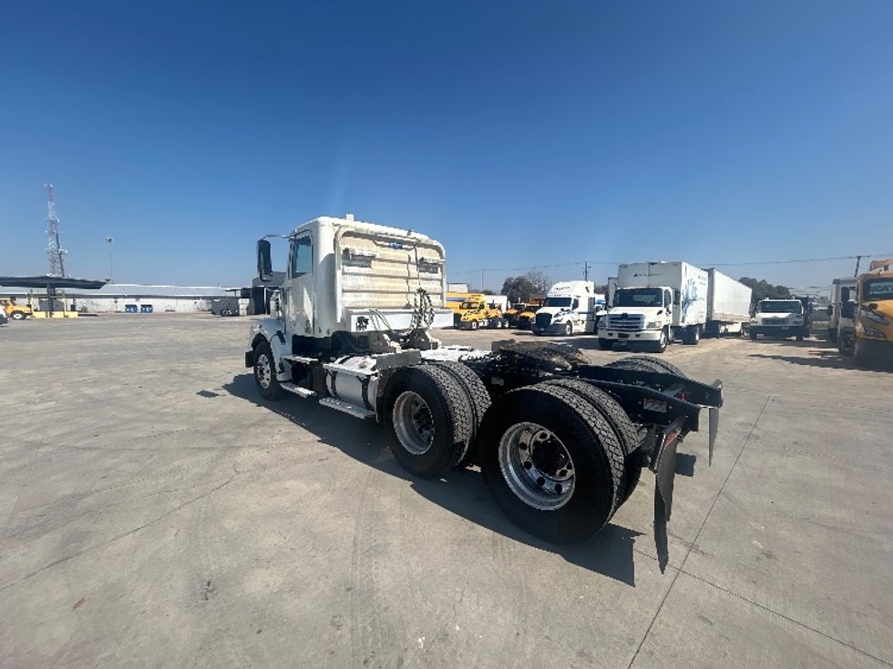 Day Cab Tractor-Heavy Duty Tractors-Freightliner-2019-D12264SD-San Antonio-TX-274,135\n\t\tmiles-$ 70,000 - Image 5