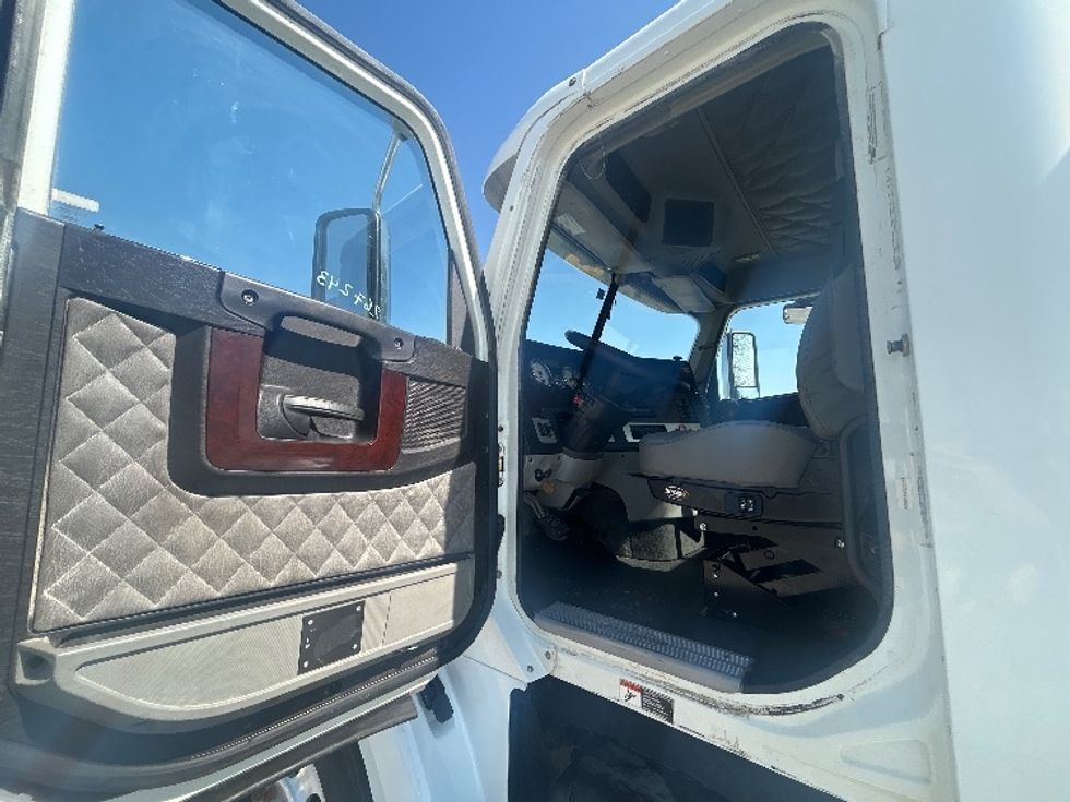 Day Cab Tractor-Heavy Duty Tractors-Freightliner-2019-D12264SD-San Antonio-TX-274,135\n\t\tmiles-$ 70,000 - Image 9