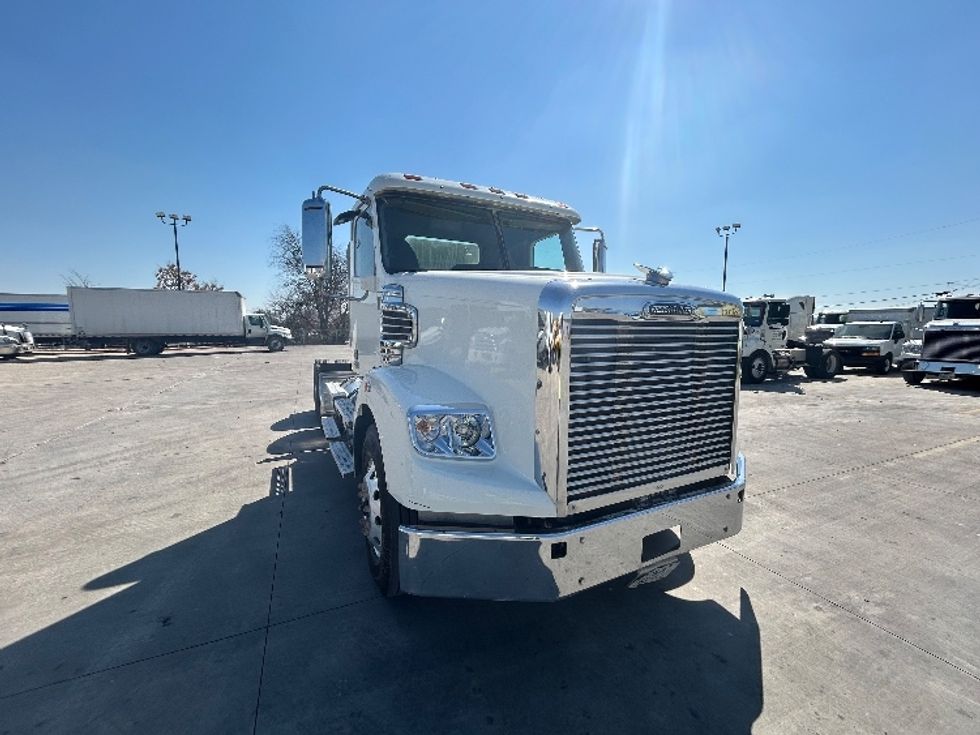 Day Cab Tractor-Heavy Duty Tractors-Freightliner-2019-D12264SD-San Antonio-TX-365,333\n\t\tmiles-$ 64,750 - Image 1