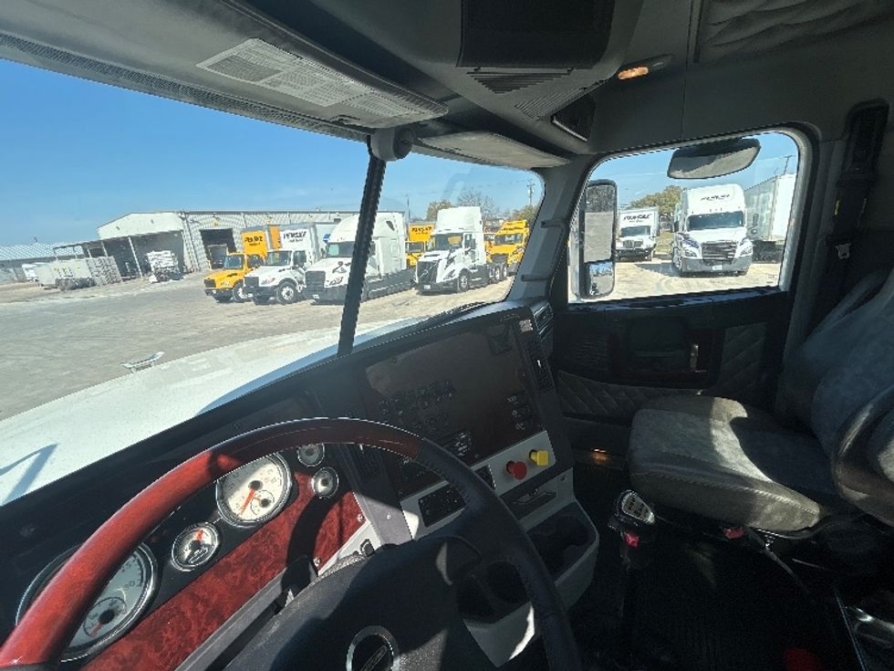 Day Cab Tractor-Heavy Duty Tractors-Freightliner-2019-D12264SD-San Antonio-TX-365,333\n\t\tmiles-$ 64,750 - Image 10