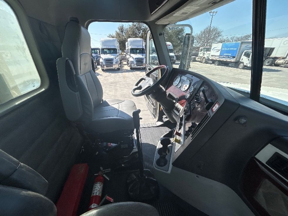 Day Cab Tractor-Heavy Duty Tractors-Freightliner-2019-D12264SD-San Antonio-TX-365,333\n\t\tmiles-$ 64,750 - Image 14