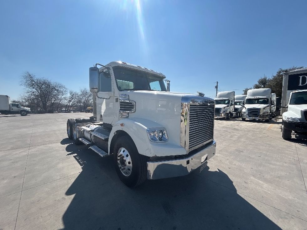 Day Cab Tractor-Heavy Duty Tractors-Freightliner-2019-D12264SD-San Antonio-TX-366,386\n\t\tmiles-$ 64,500 - Image 1