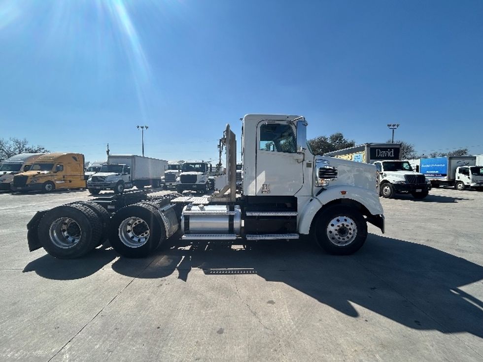 Day Cab Tractor-Heavy Duty Tractors-Freightliner-2019-D12264SD-San Antonio-TX-366,386\n\t\tmiles-$ 64,500 - Image 8