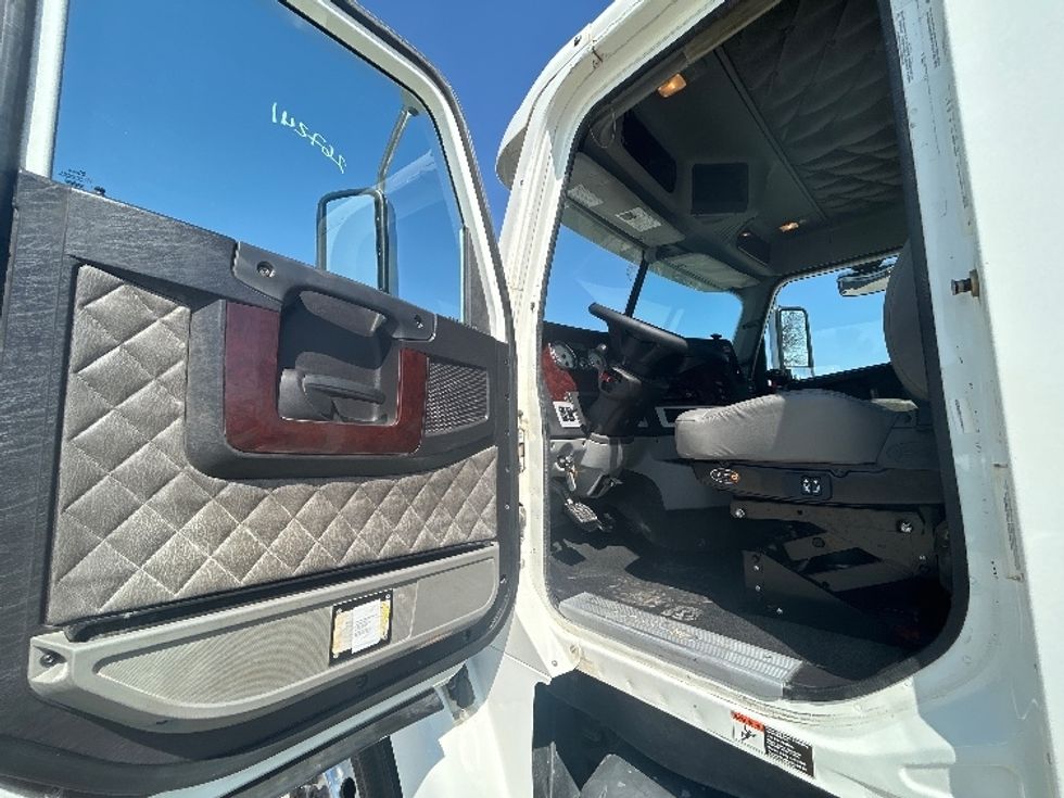 Day Cab Tractor-Heavy Duty Tractors-Freightliner-2019-D12264SD-San Antonio-TX-366,386\n\t\tmiles-$ 64,500 - Image 9