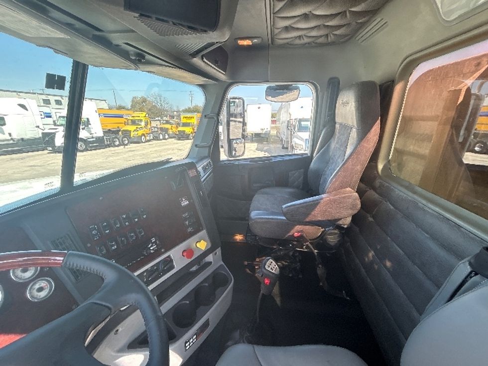 Day Cab Tractor-Heavy Duty Tractors-Freightliner-2019-D12264SD-San Antonio-TX-458,930\n\t\tmiles-$ 59,750 - Image 10