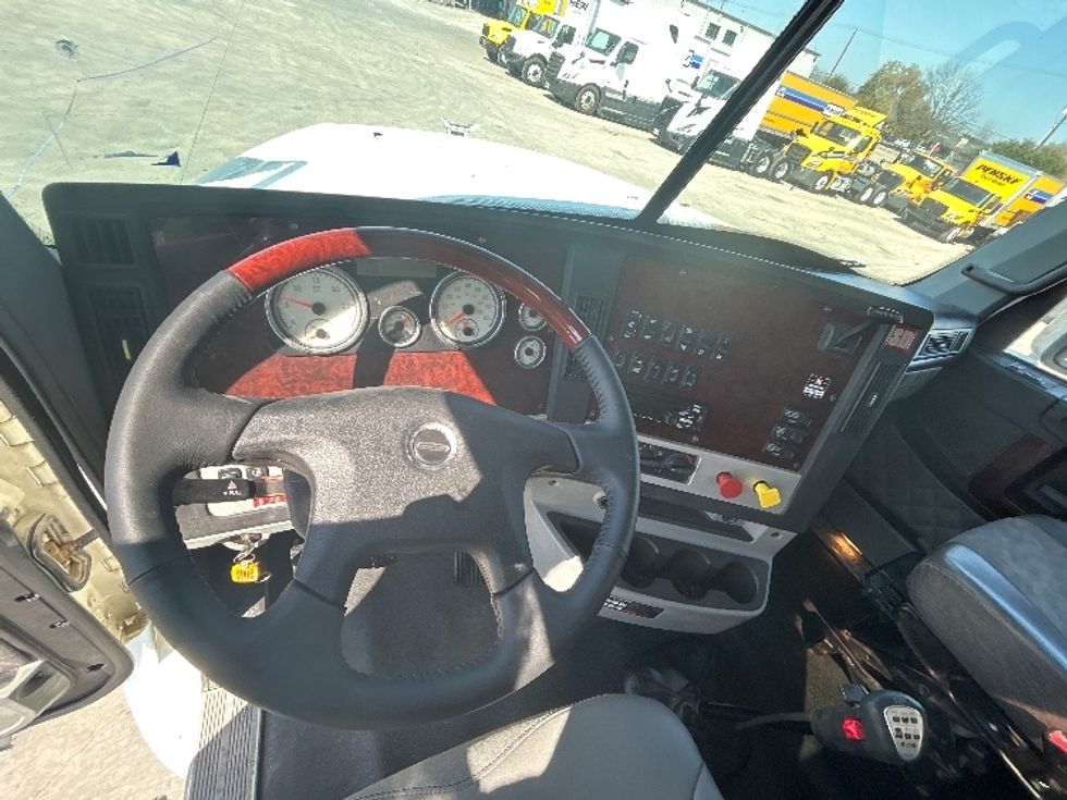 Day Cab Tractor-Heavy Duty Tractors-Freightliner-2019-D12264SD-San Antonio-TX-458,930\n\t\tmiles-$ 59,750 - Image 11