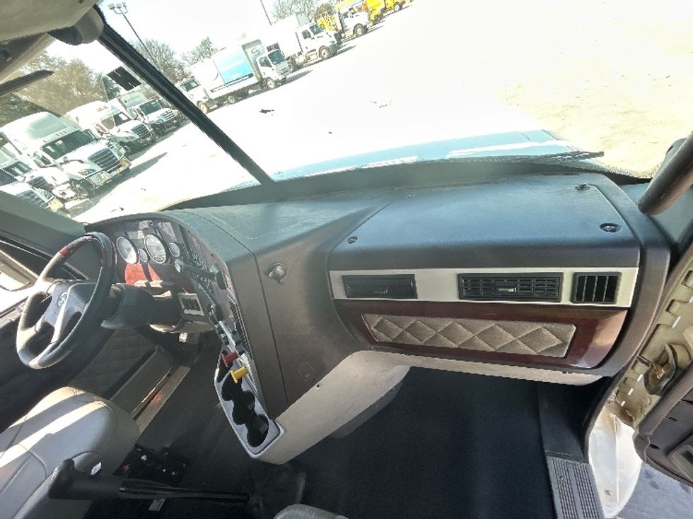 Day Cab Tractor-Heavy Duty Tractors-Freightliner-2019-D12264SD-San Antonio-TX-458,930\n\t\tmiles-$ 59,750 - Image 13