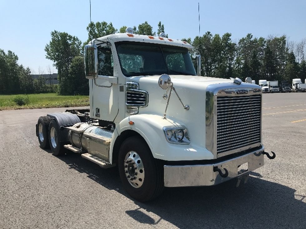 Day Cab Tractor-Heavy Duty Tractors-Freightliner-2019-D12264SD-Ste-Foy-PQ-67,771\n\t\tkm-$ 98,000 - Image 1