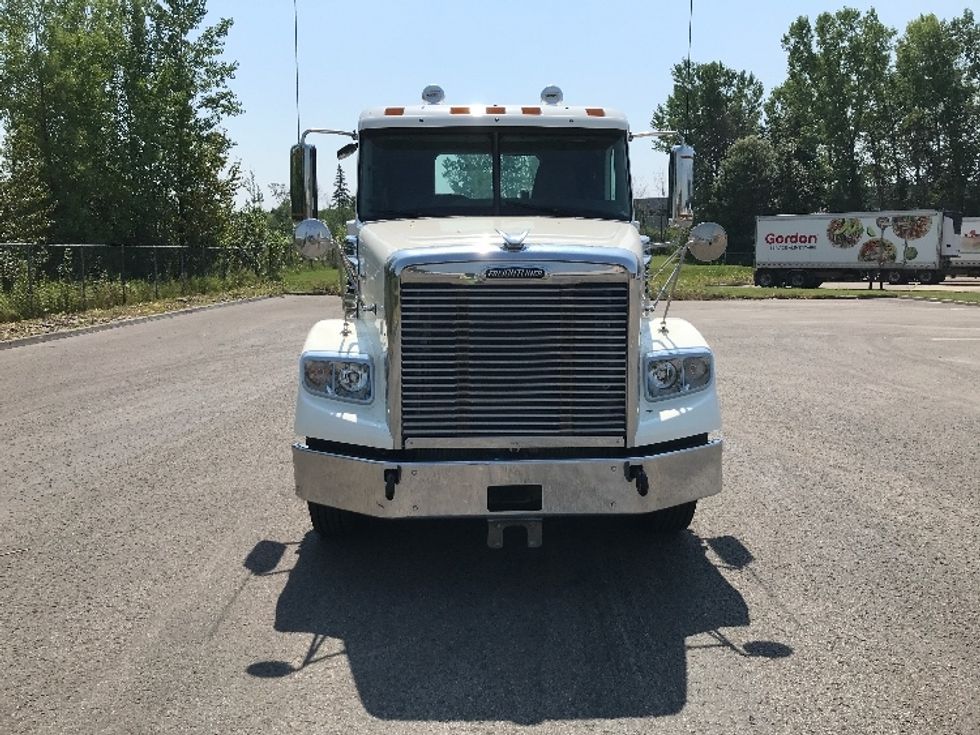 Day Cab Tractor-Heavy Duty Tractors-Freightliner-2019-D12264SD-Ste-Foy-PQ-67,771\n\t\tkm-$ 98,000 - Image 2
